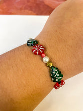 Load image into Gallery viewer, Christmas Tree Stretch Bracelet