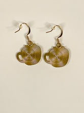 Load image into Gallery viewer, Peeking Cat Earrings