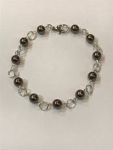 Load image into Gallery viewer, 8” Pearl Bracelet w/ Lobster Clasp Closing
