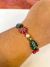 Load image into Gallery viewer, Christmas Tree Stretch Bracelet
